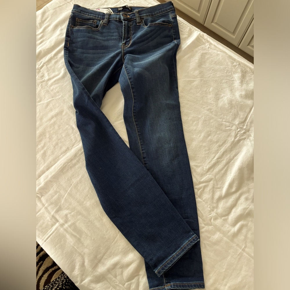 J.Crew Mercantile jeans. Size‎ 28 x 28. Super cute super soft new without tags.